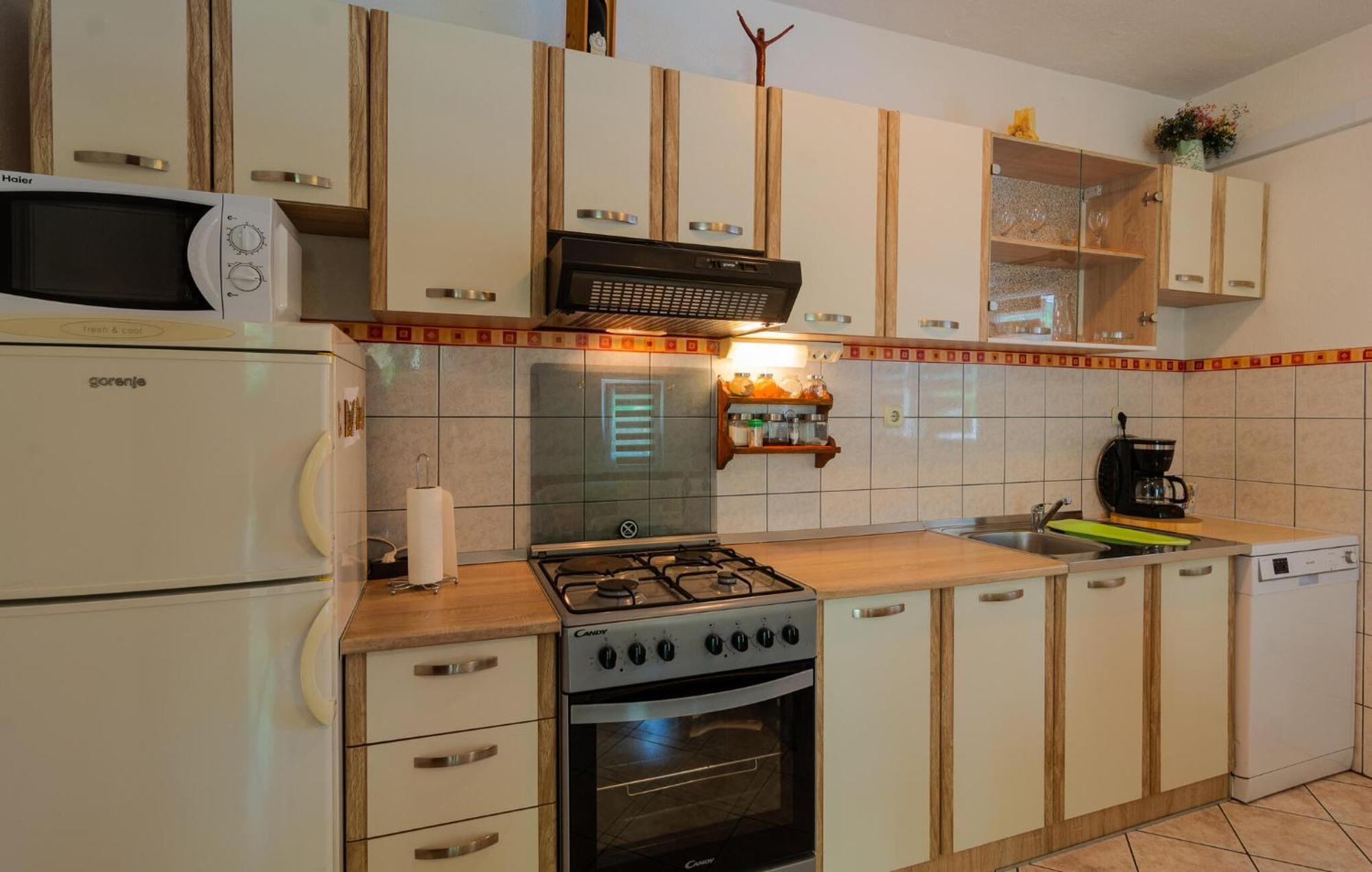 Cozy Home In Podaspilje With Kitchen Svinisce Экстерьер фото
