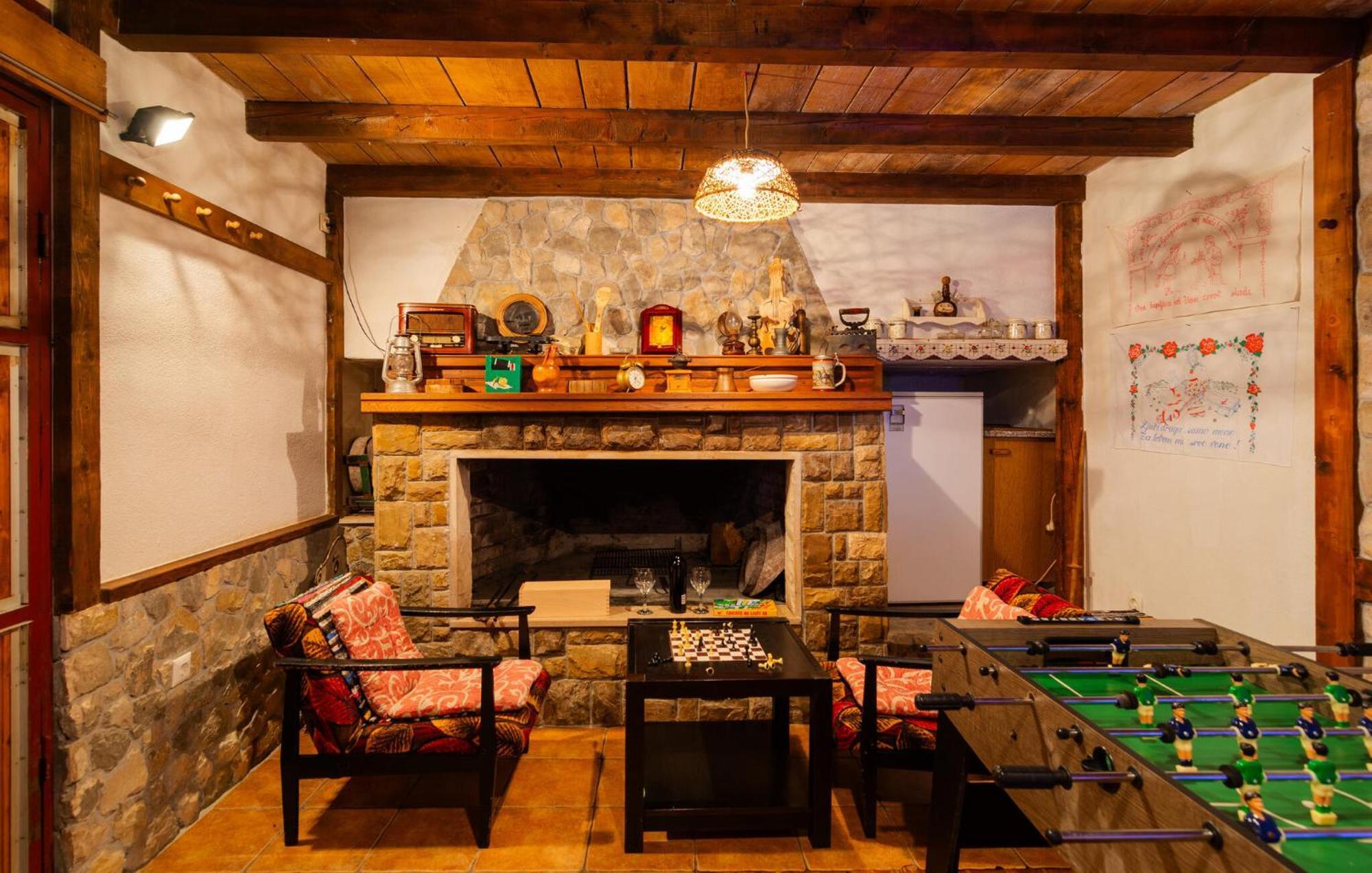 Cozy Home In Podaspilje With Kitchen Svinisce Экстерьер фото