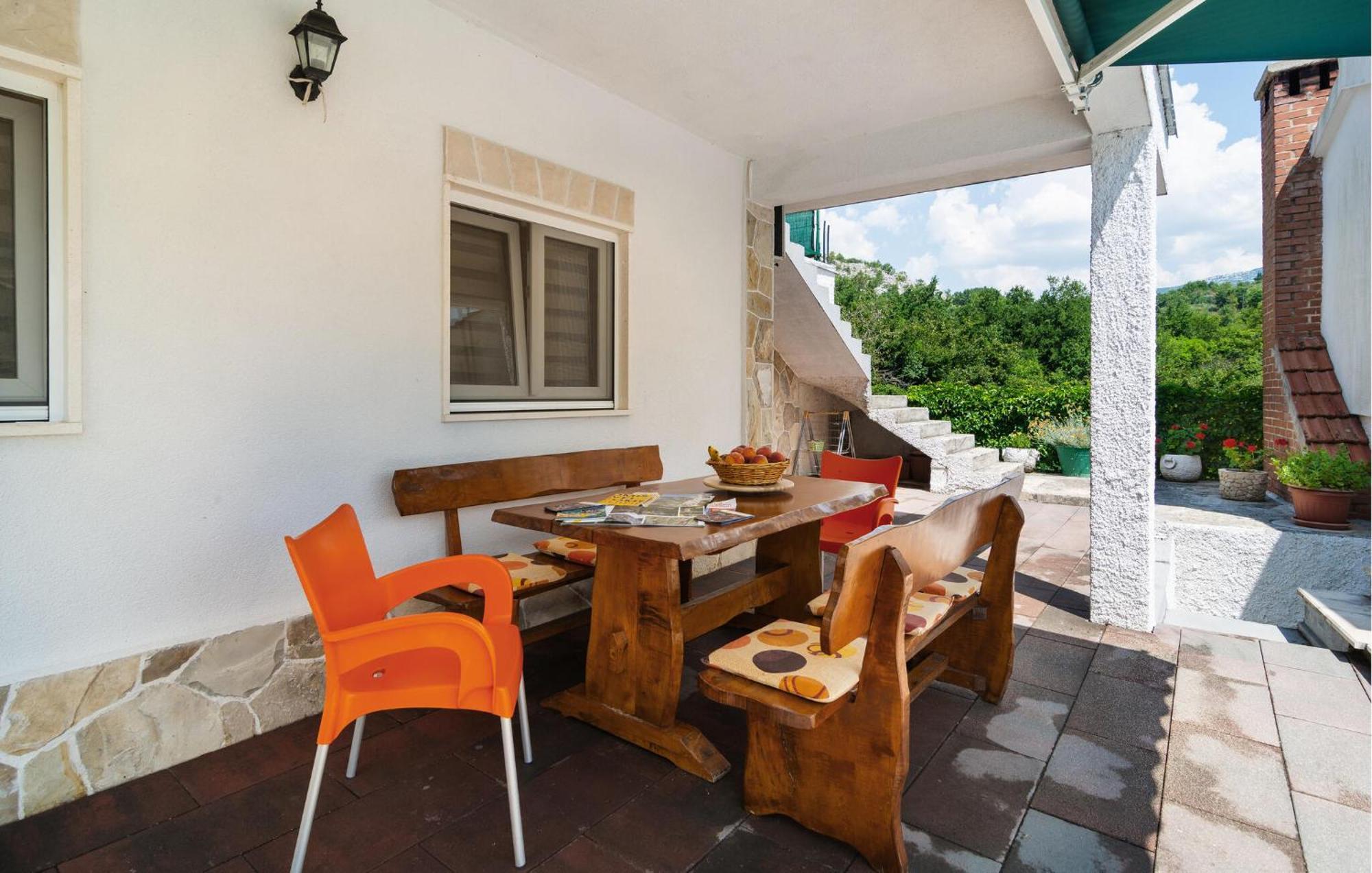 Cozy Home In Podaspilje With Kitchen Svinisce Экстерьер фото