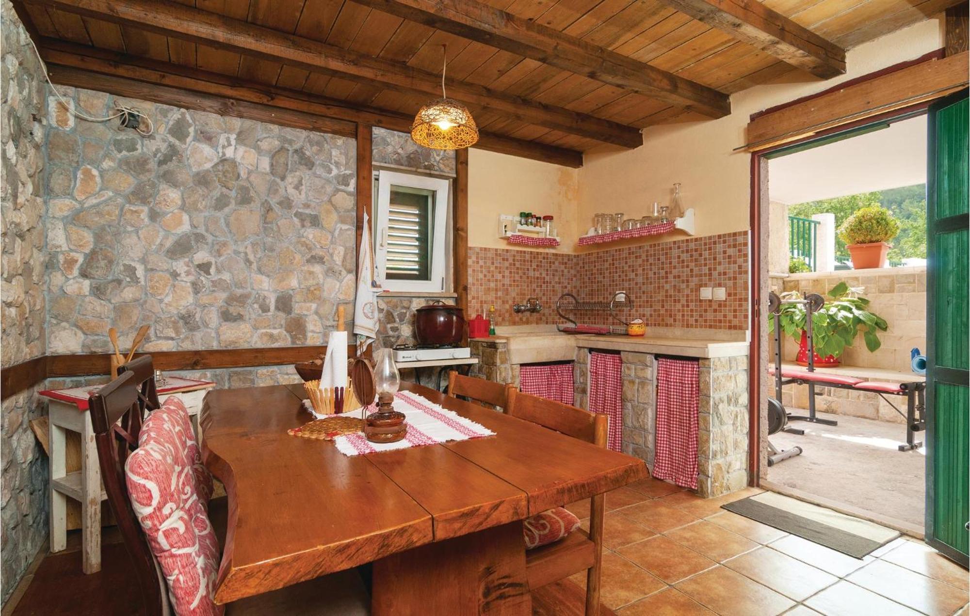 Cozy Home In Podaspilje With Kitchen Svinisce Экстерьер фото